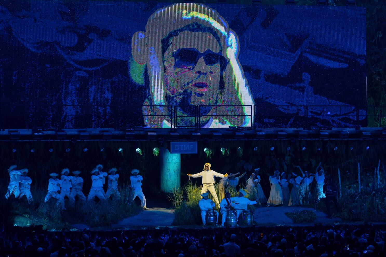 ICE desplegará agentes en el Super Bowl donde cantará Bad Bunny