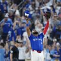 Azulejos pone contra la pared a Yankees en la Serie Divisional