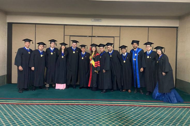 Más de 400 sueños cumplidos: URBE entrega títulos a su nueva generación de profesionales