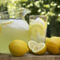 Los riesgos de tomar agua con limón en ayunas