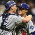 Dodgers amplían ventaja ante Cerveceros en Serie de Campeonato