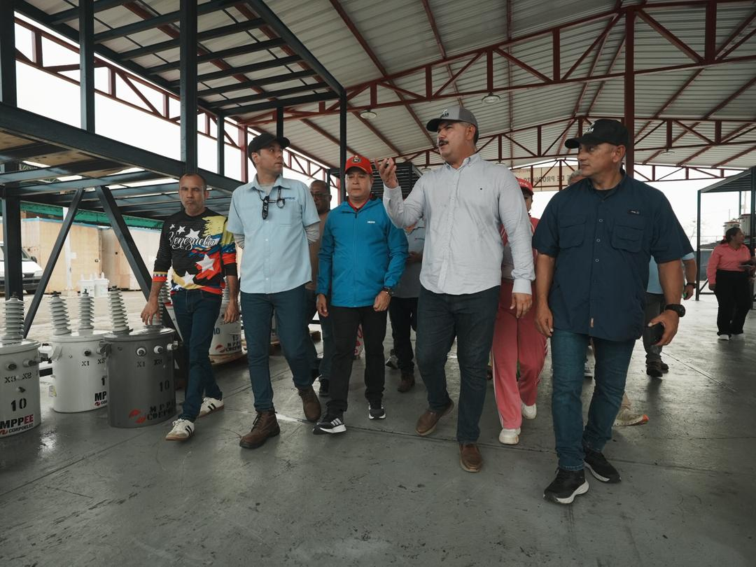 Gobernador Caldera entrega 100 nuevos transformadores