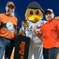 Noticia Al Día celebra su copa en el duelo entre Águilas del Zulia y Navegantes del Magallanes