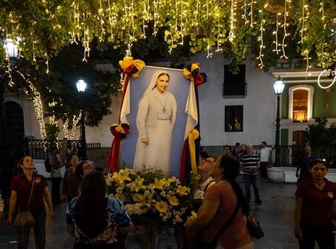 Carmen Elena Rendiles Martínez ya es SANTA