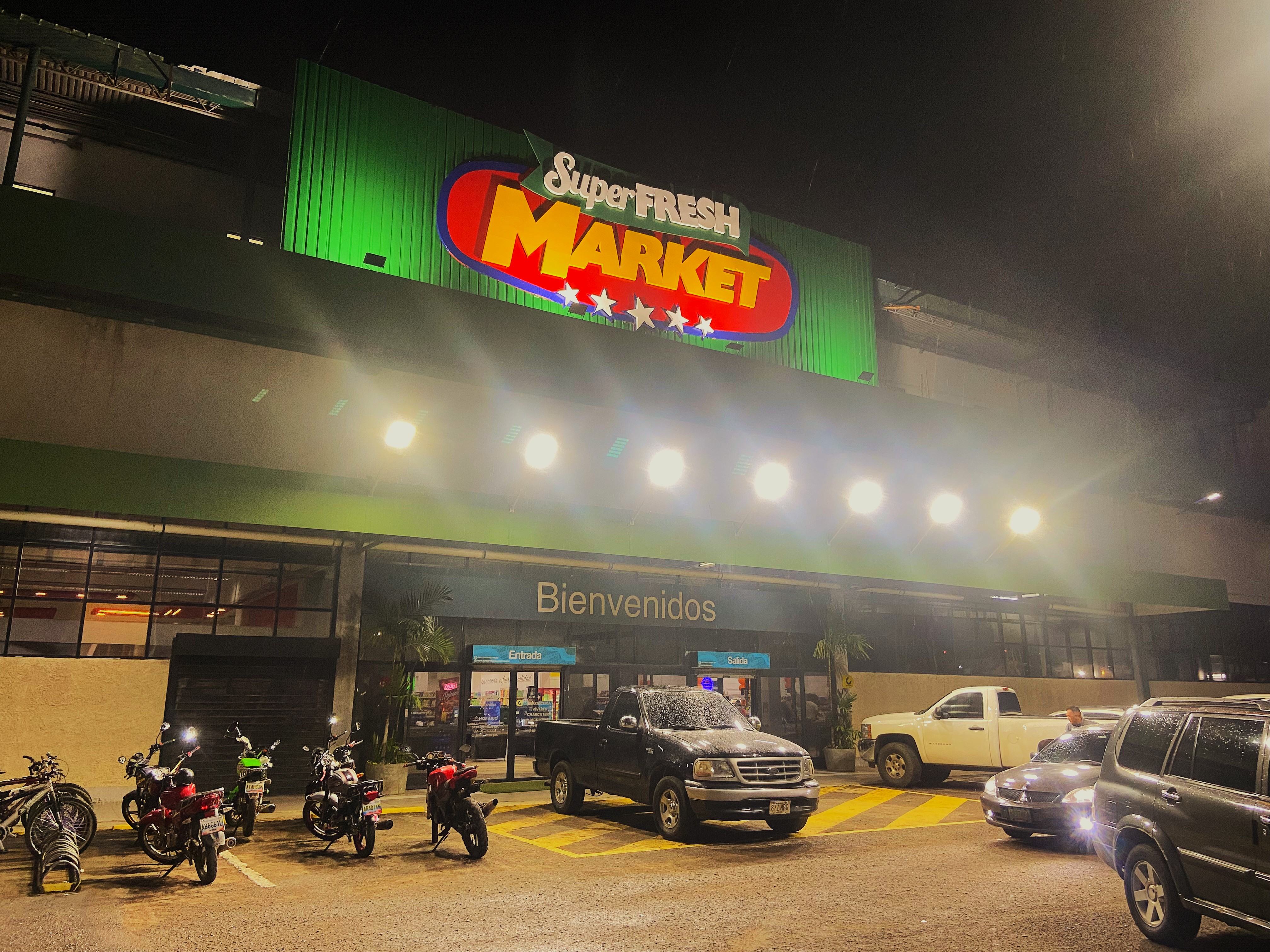 Super Fresh Market estrena bodegón en su sede de Fuerzas Armadas