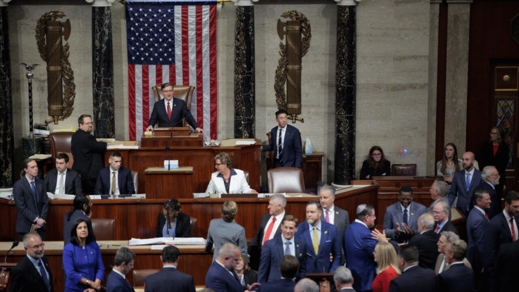 Cámara de Representantes en EE.UU aprueba proyecto para terminar cierre gubernamental histórico