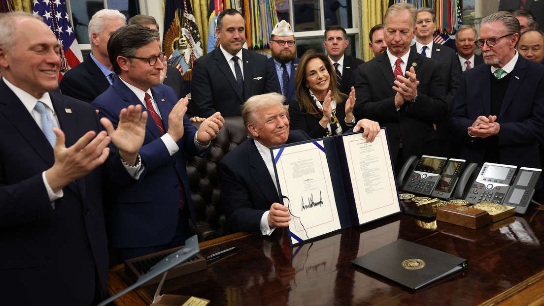 Fin del cierre: Trump firma ley histórica para reabrir el Gobierno