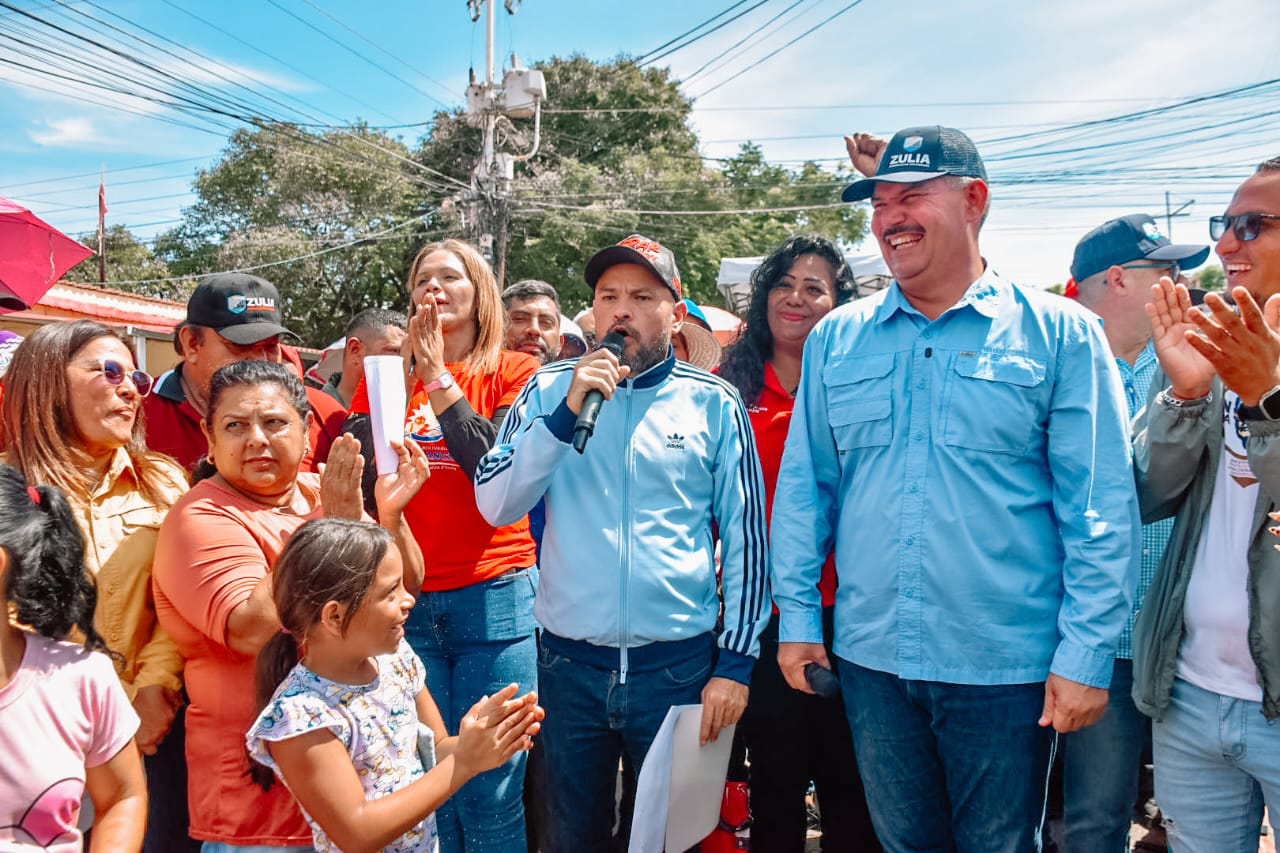 5 mil toneladas: Luis Caldera y Héctor Soto inician Plan de Recuperación Vial en la parroquia Marcial Hernández