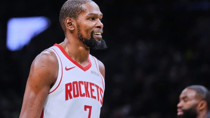Durant lidera contundente victoria de los Rockets ante Celtics