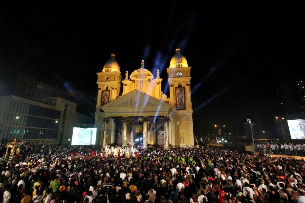 A las 12 de la noche de este 17-Nov, un fuerte repique de campanas en la Basílica, dará la bienvenida al día más grande del Zulia