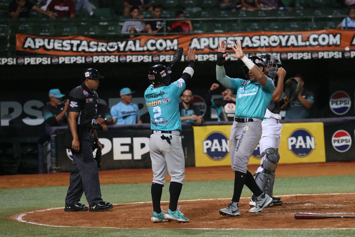 Ramón Flores comandó remontada de Bravos ante Caribes en Puerto La Cruz