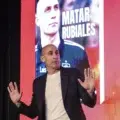 Luis Rubiales sufre agresión durante presentación de su libro