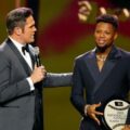 Ronald Acuña Jr. recibió su galardón de Regreso del Año en los Premios MLB 2025
