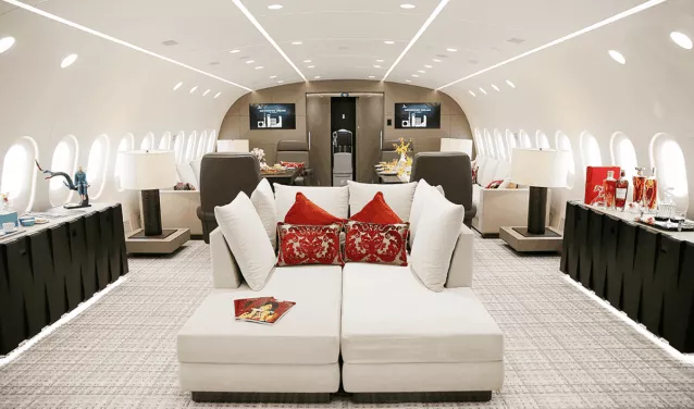 $20 mil el pasaje: Despegó avión más extravagante del mundo, con suites privada camas, spa con bañera y minibares particulares