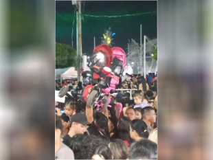 No cabía un alma en el encendido de Bella Vista: Padres cargaron los coches para abrir paso