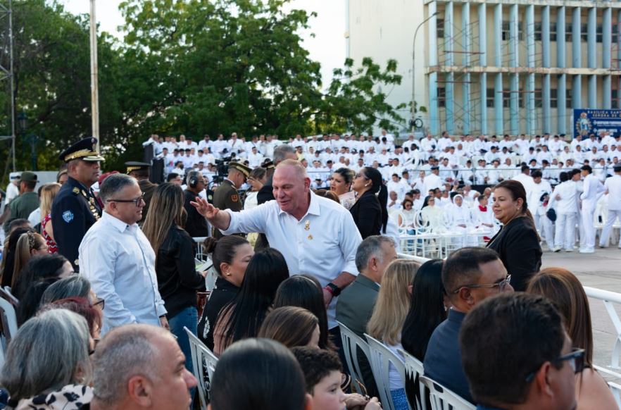 Una feligresía llena de paz y devoción mariana celebró Eucaristía en honor a La Chinita