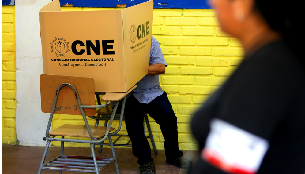 Honduras acude este domingo a elecciones presidenciales en un clima de alto voltaje