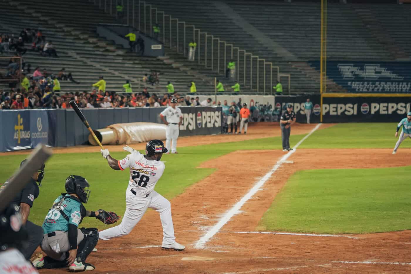 Águilas y Bravos se miden de nuevo en el inicio de la Semana de Feria en Maracaibo