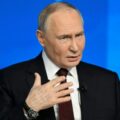Putin asegura avances en el conflicto con Ucrania durante conferencia anual
