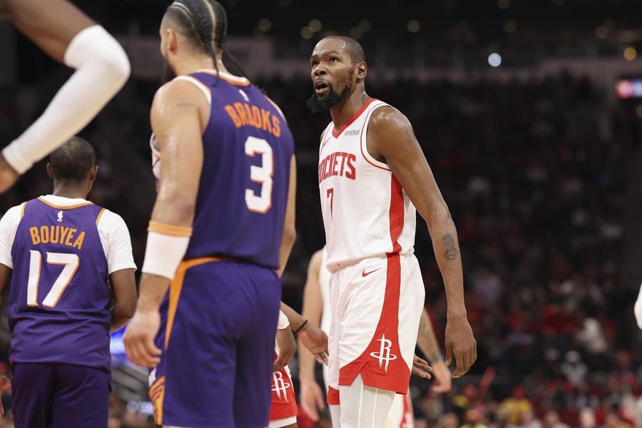 Durant alcanzó los 31.000 puntos en su carrera durante el triunfo de Rockets