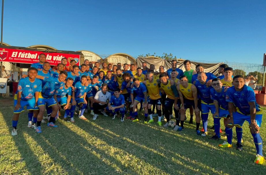 ¡No cabe la gente! Zulianos FC y estrellas del fútbol regional regalan espectáculo en La Popular