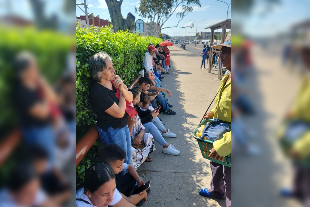 Reportan largas colas en Western Unión de Ciudad Chinita por envíos y remesas