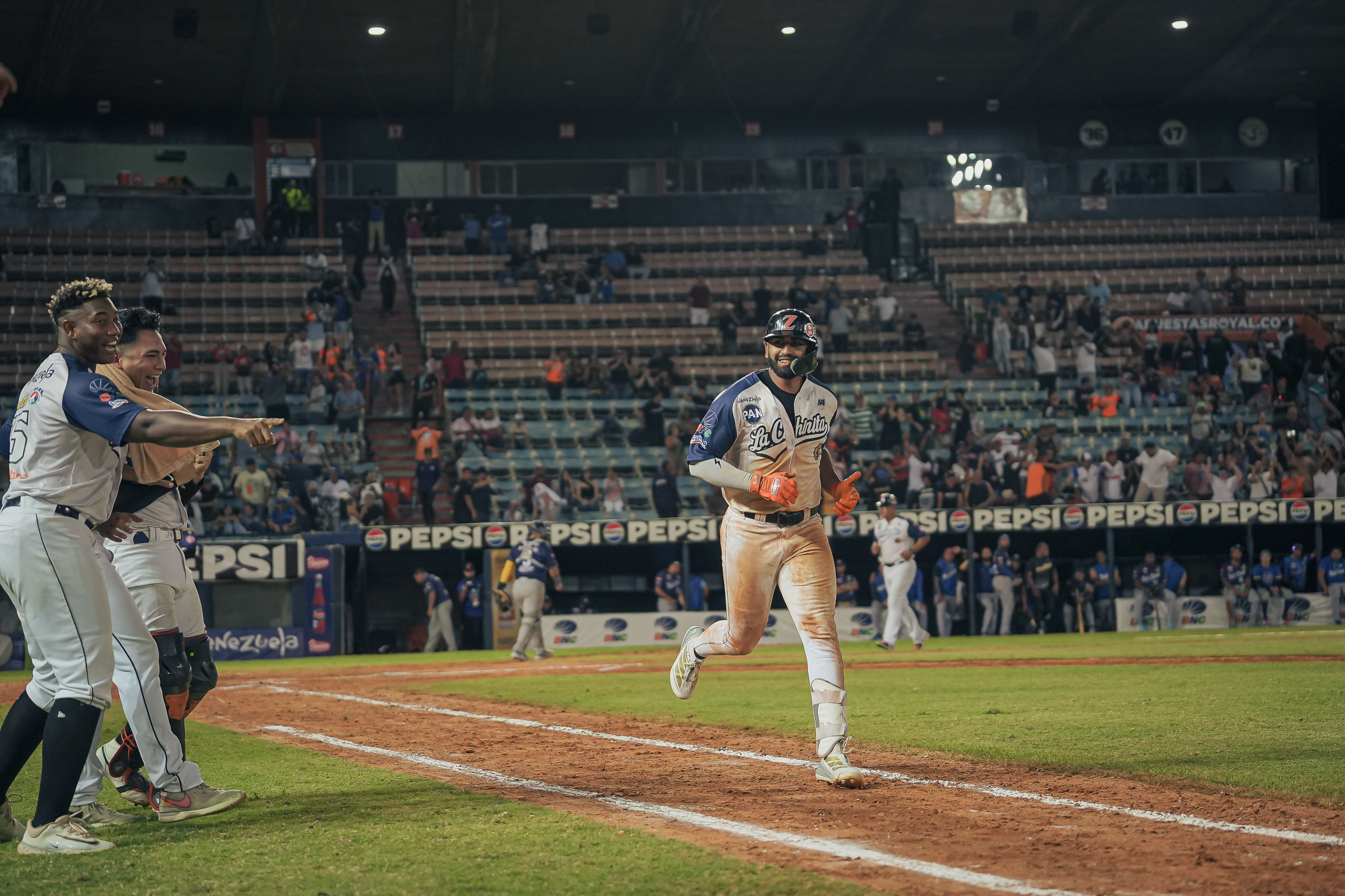 Águilas deja en el terreno a Magallanes y consigue una victoria dramática