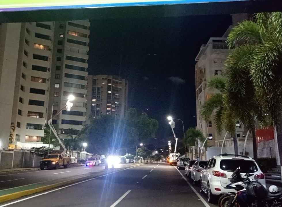 Más de 47 mil valmorenses beneficiados con luminarias instaladas por Corpoelec