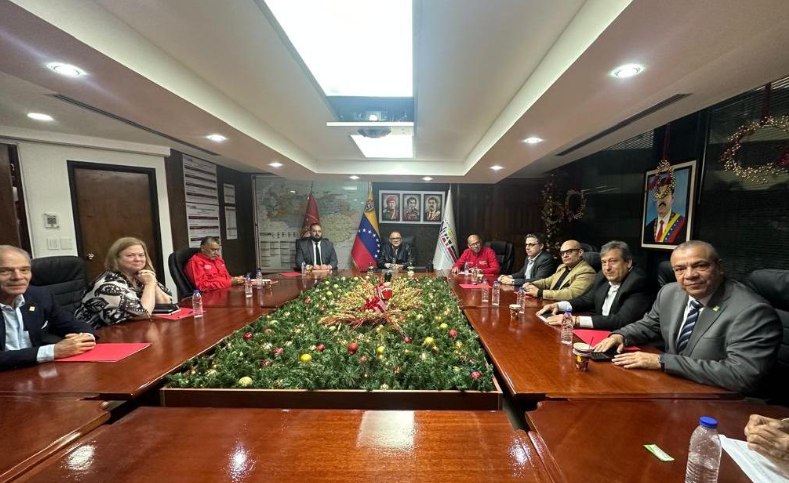 Gobierno y sector privado instalan mesa de trabajo tributaria en favor de la economía nacional