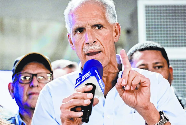 Nasralla supera a Asfura tras reanudarse el conteo preliminar de los comicios en Honduras