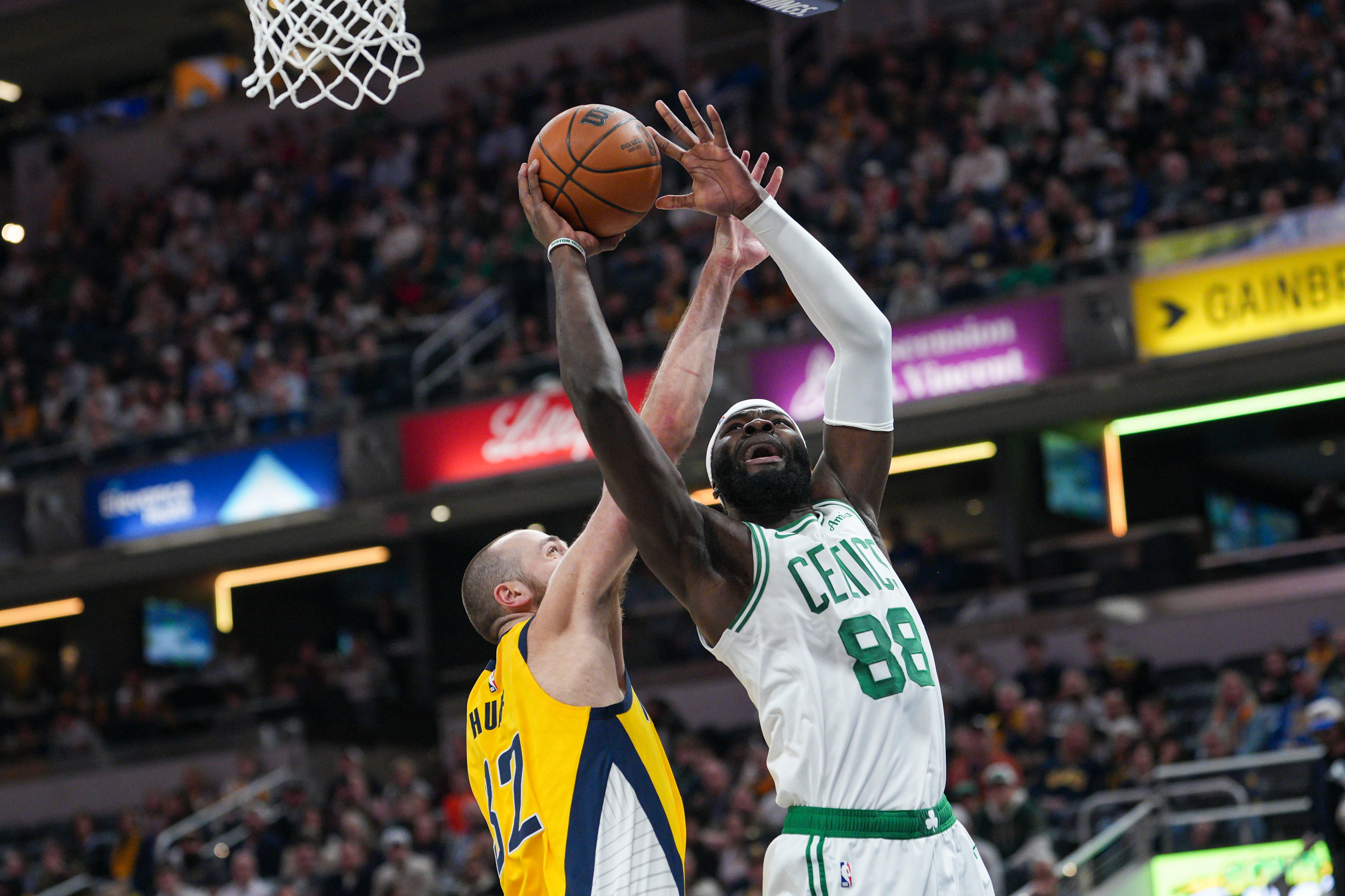 Celtics remonta y extiende mal momento de Pacers
