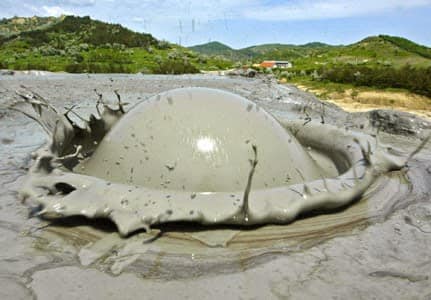 Este volcán no expulsa lava sino lodo y está ubicado en Maturín