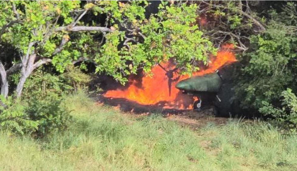 Fanb destruyó un avioneta 
