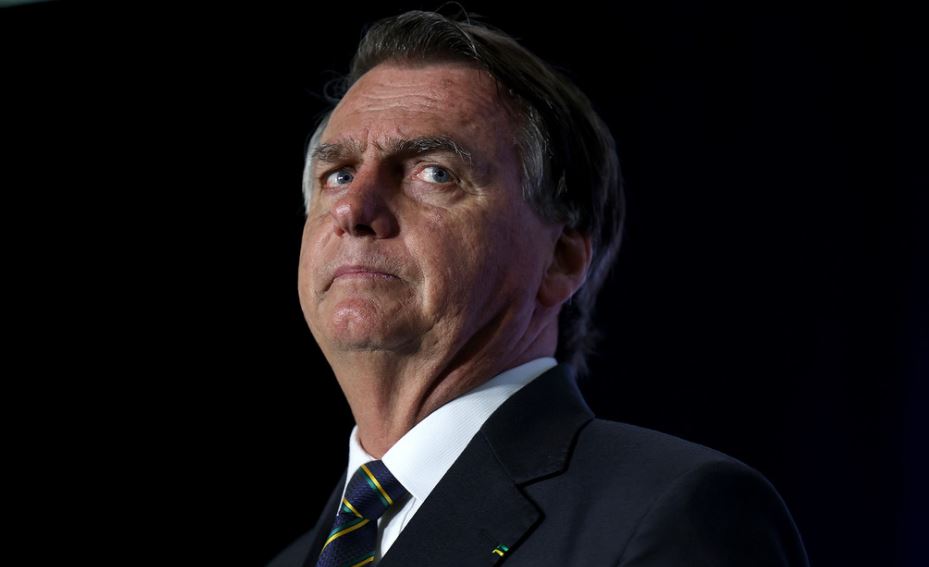 Expresidente Bolsonaro se sometió a una nueva cirugía para tratar crisis de hipo