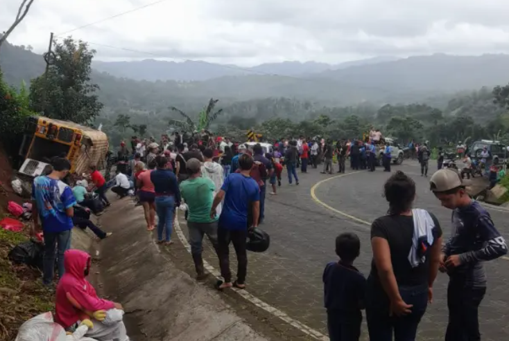 Un pasajero muerto y ocho heridos tras lanzarse de un autobús sin frenos en Nicaragua