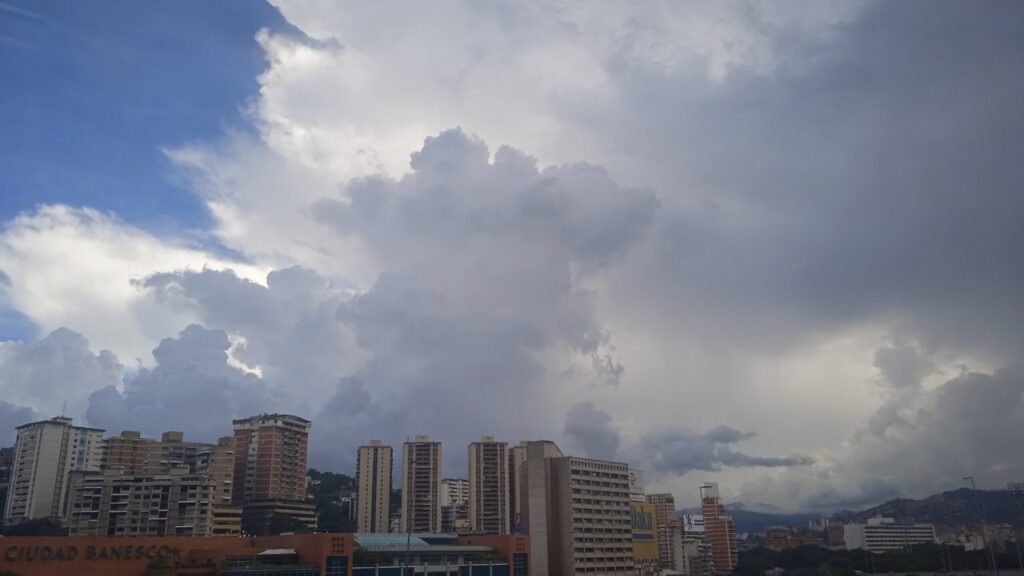 Zulia se mantendrá con cielo parcialmente nublado y posibles lluvias aisladas