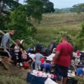 ¡Perdida total! Se volcó camión cargado de pollos en Machiques de Perijá