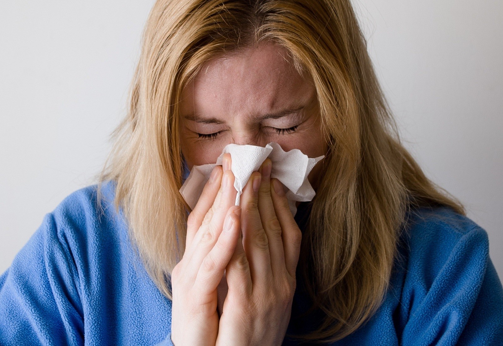 Estas son algunas recomendaciones médicas para época de resfriados y virus