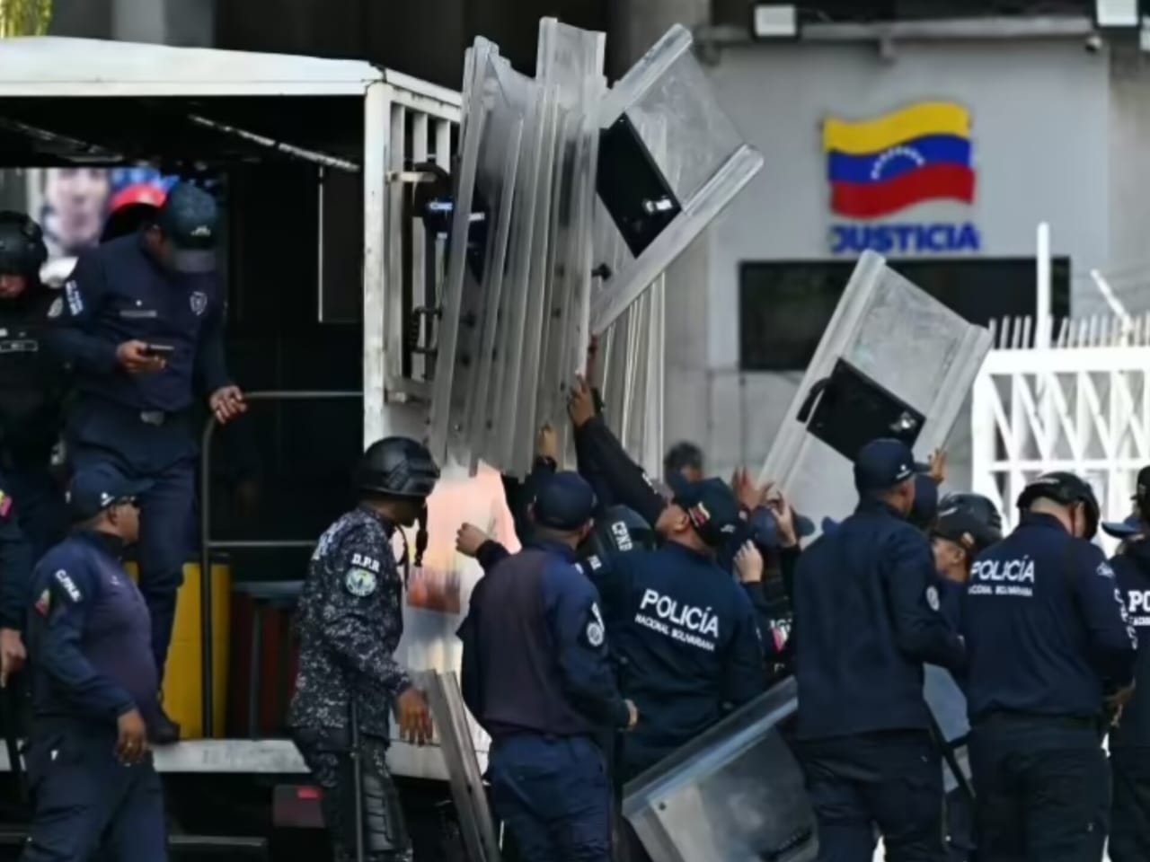 Estos son los primeros liberados por el Gobierno venezolano: Juan Pablo Guanipa y Rocío San Miguel entre ellos