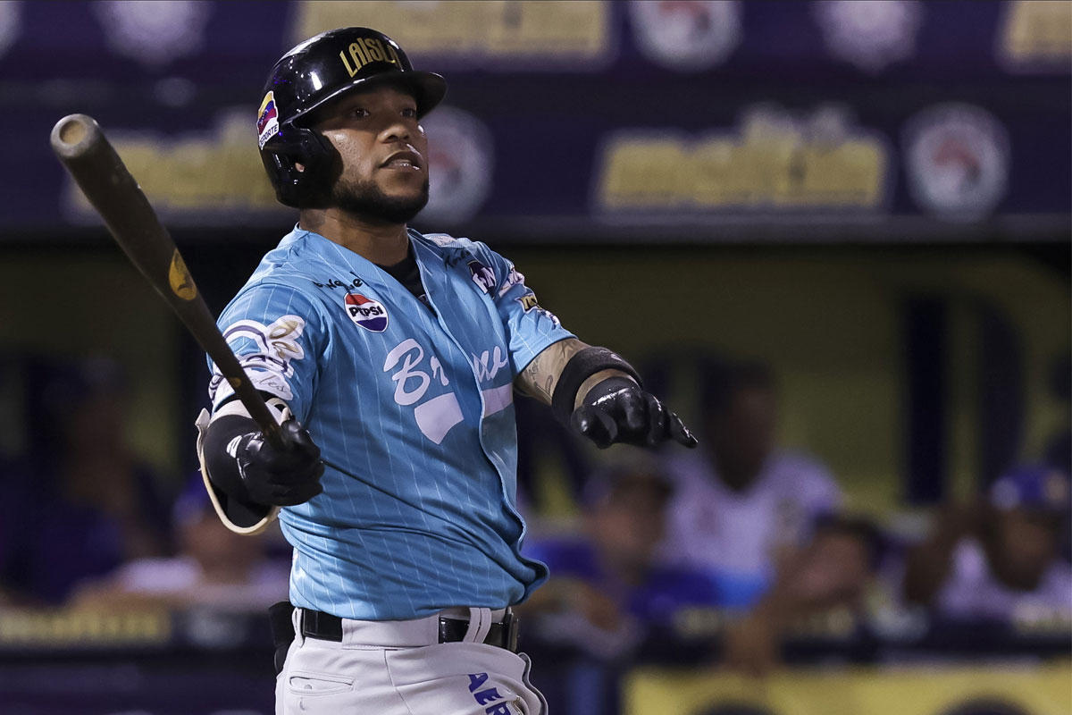 Bravos sorprende con remontada a Caribes en Puerto La Cruz