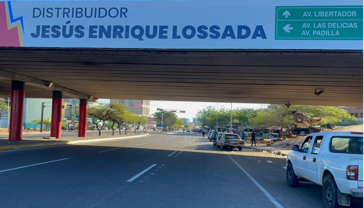 Una mujer herida tras ser impactada por un motorizado en el Casco Central de la ciudad
