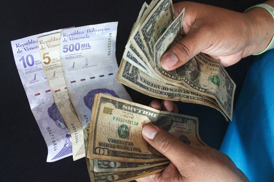 ¿Podrán el sector público y privado asumir un nuevo salario?