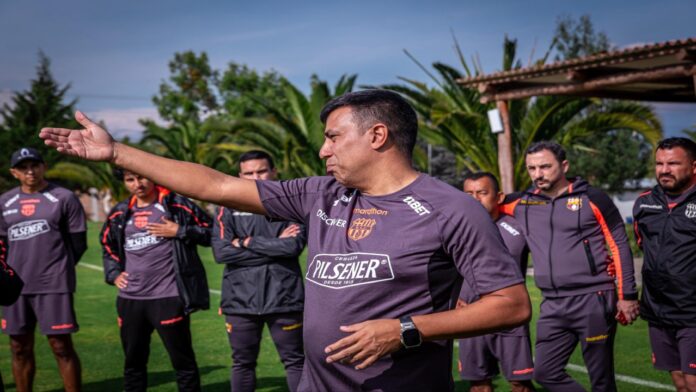 César Farías asumió como técnico del Barcelona SC de Ecuador