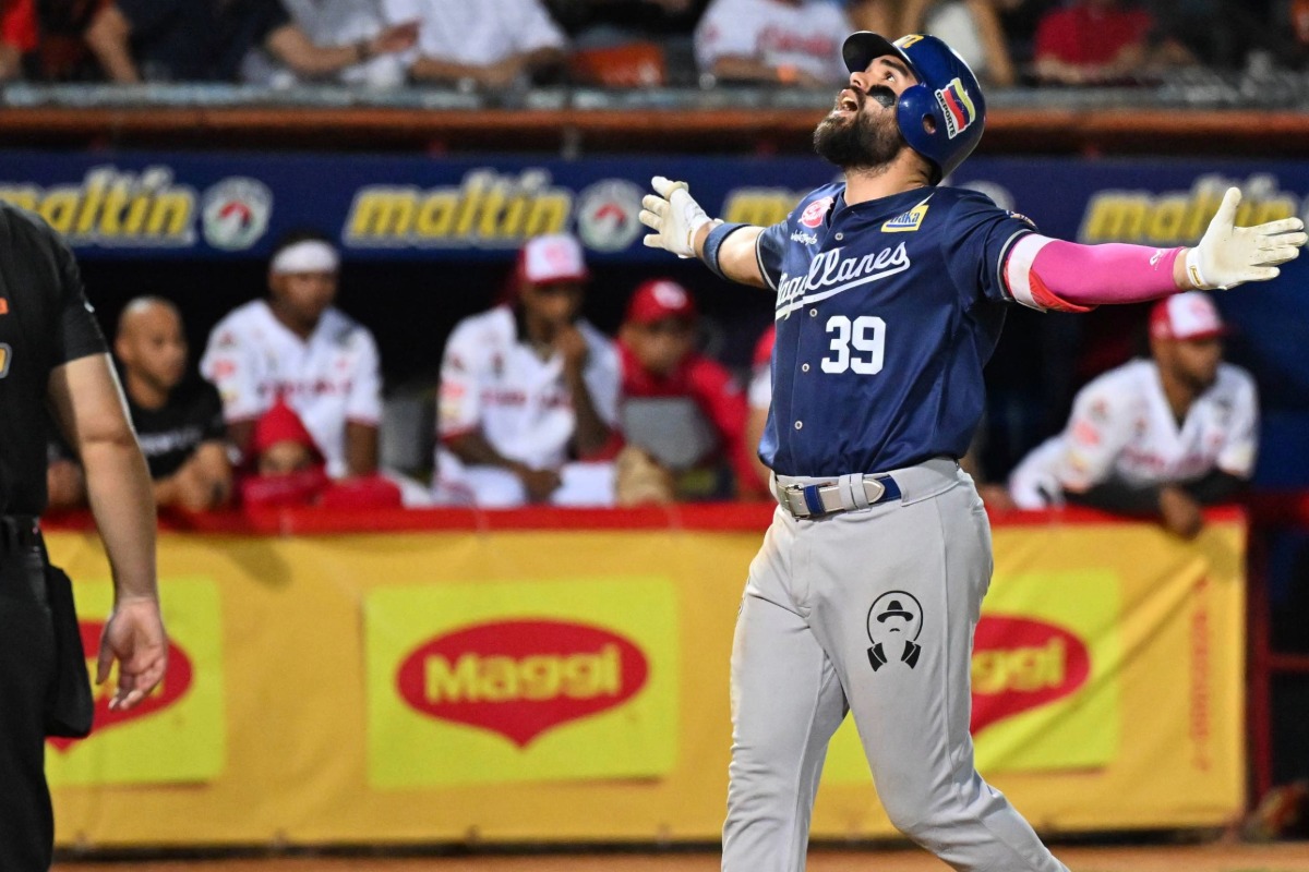 Magallanes logra una nueva remontada ante Cardenales y se acerca a la Gran Final