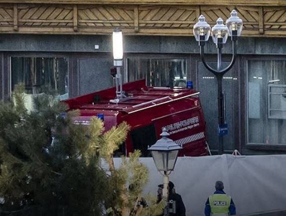 Decenas de muertos y 100 heridos tras incendio en bar lujoso de Suiza