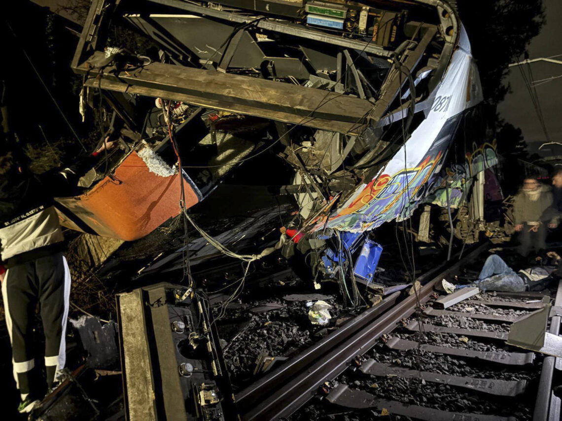 Otro fatal accidente de tren en España: Murió el chofer y cuatro personas resultaron heridas de gravedad