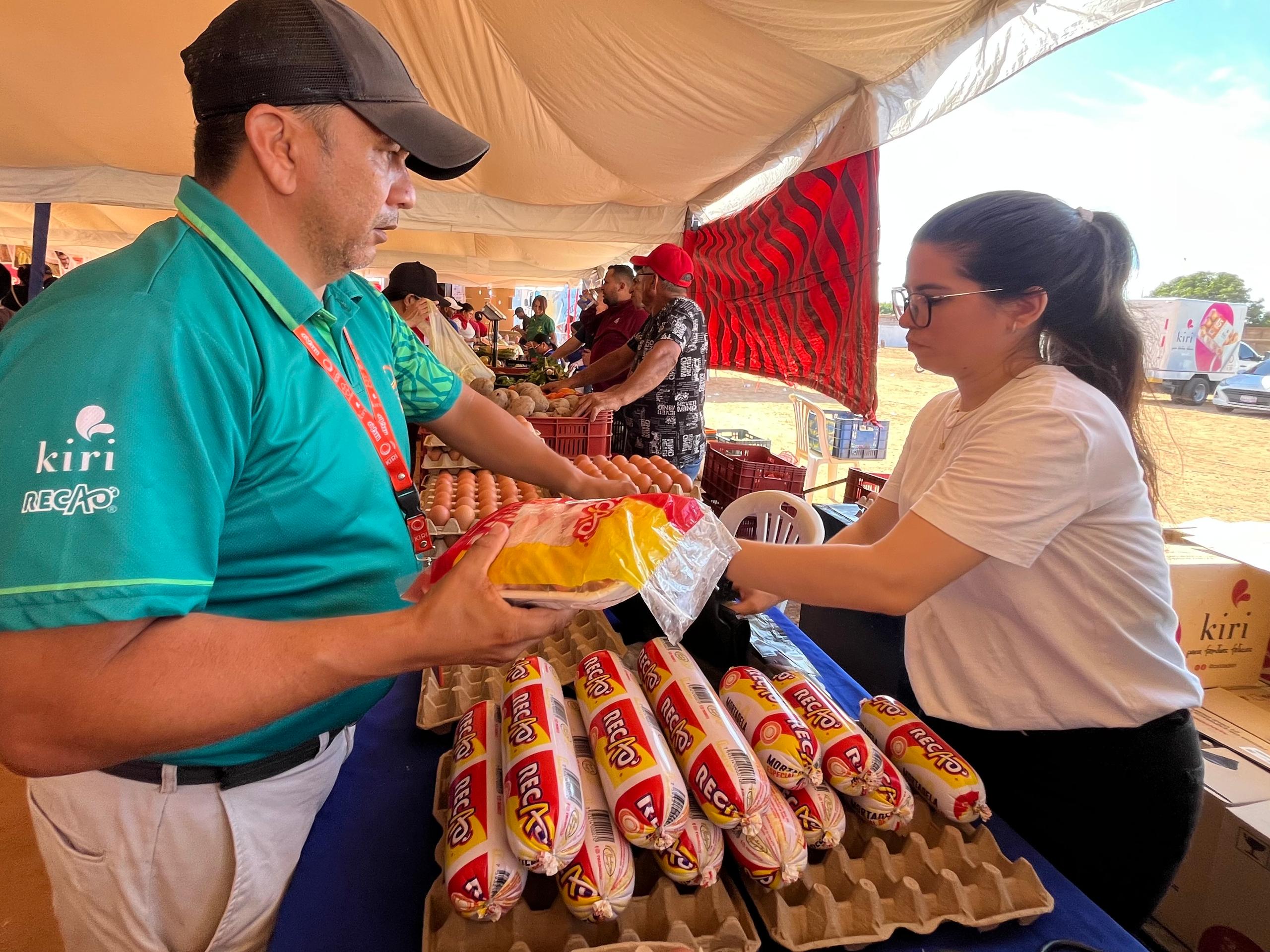 Alcaldía de Maracaibo distribuyó más de 12 toneladas de alimentos en Francisco Eugenio Bustamante