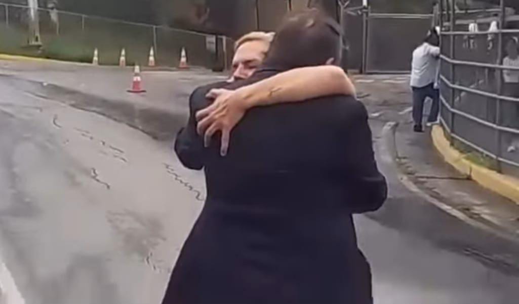 Hija de Edmundo González Urrutia se reencontró con su esposo 