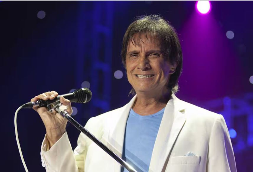 Cantante Roberto Carlos dio positivo por Covid-19