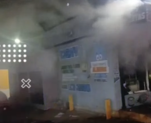 Incendio dentro de una venta de repuestos afectó un área aproximada de 80 m² en Maracaibo